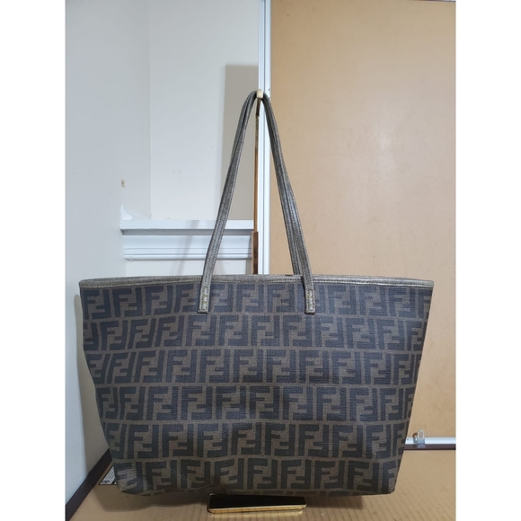 FendiRoll Tote Zucca Coated Canvas Medium - Picture 6 of 13